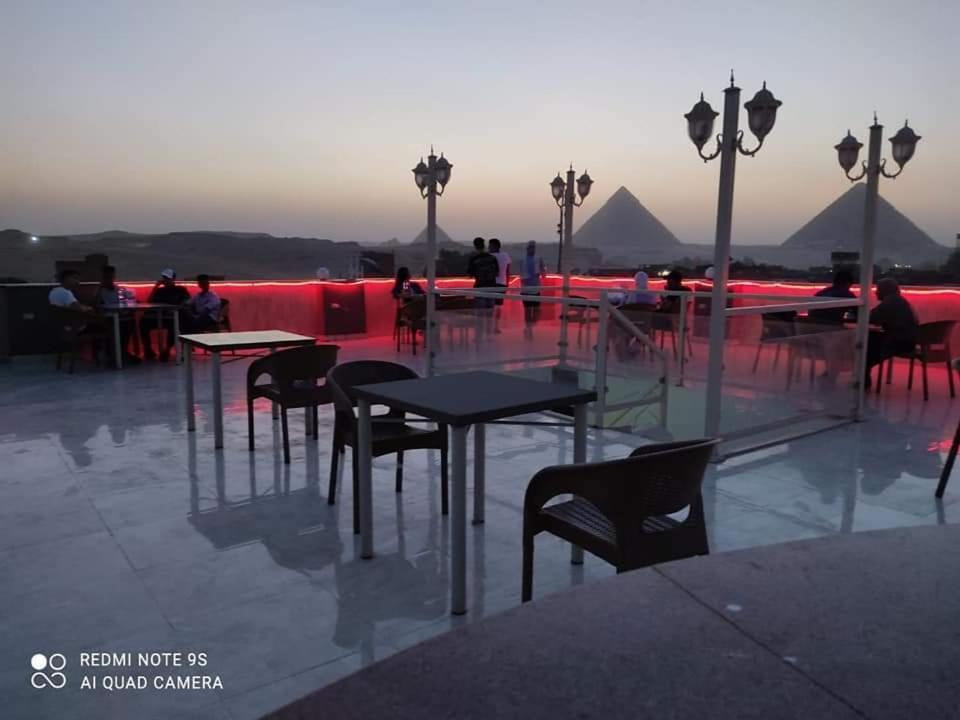 Khufu Pyramids Hotel Kafret el-Gabal Exteriör bild