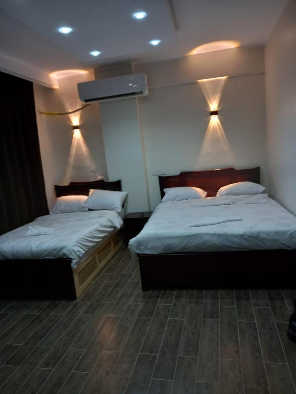 Khufu Pyramids Hotel Kafret el-Gabal Rum bild